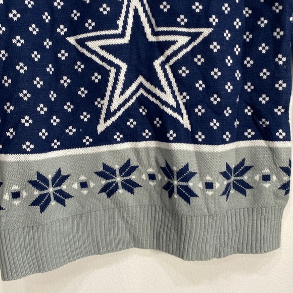 NFL Dallas Cowboy's Christmas Sweater Size Small V-neck - Picture 4 of 11